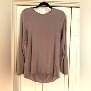 Lululemon sz 12 L/S yoga top. Ruching at shoulder & back. Open back detail. EUC.